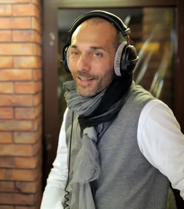 max_radio.jpg