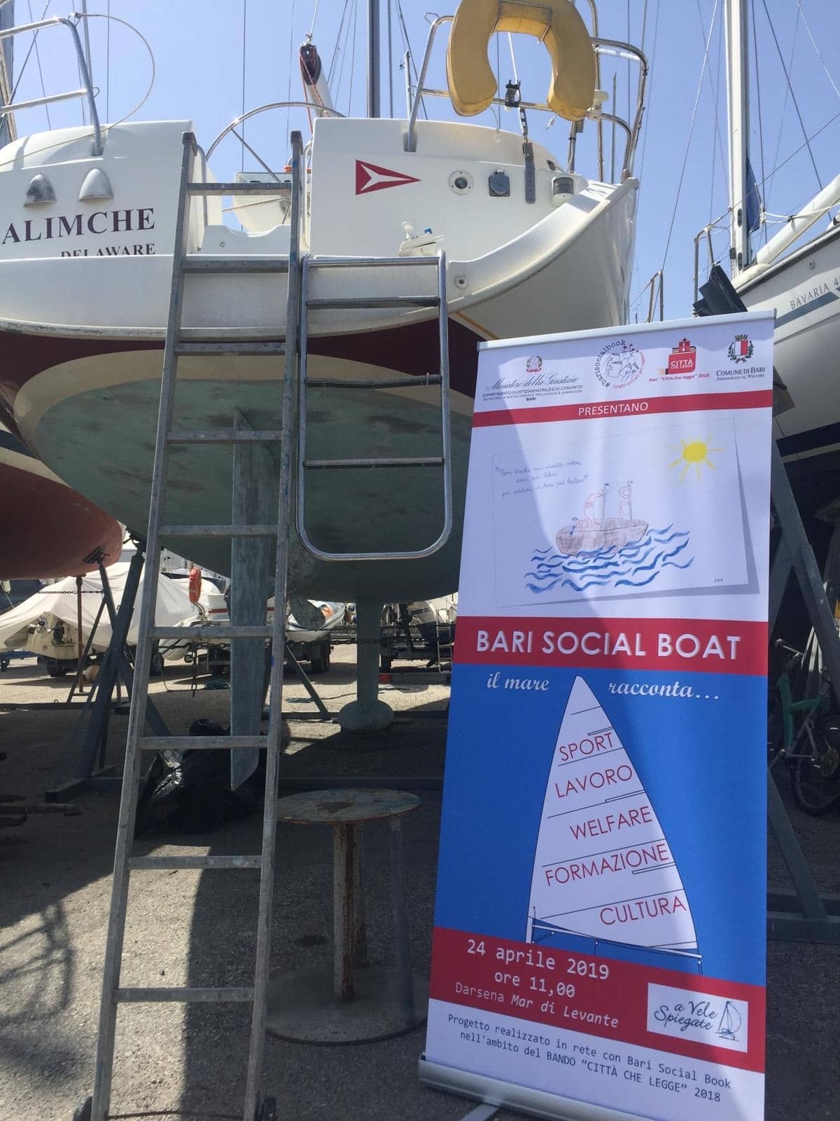 Bari social Boat