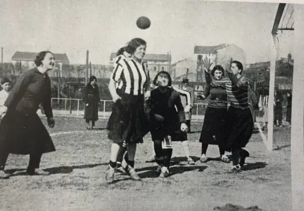 giovinette le giovani calciatrici nel 1933