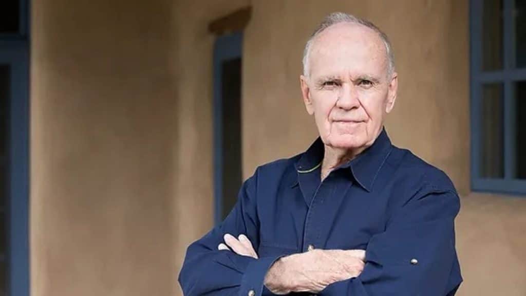 Copertina di La strada di Cormac McCarthy