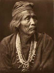 Sciamano Navajo, foto di Edward Curtis