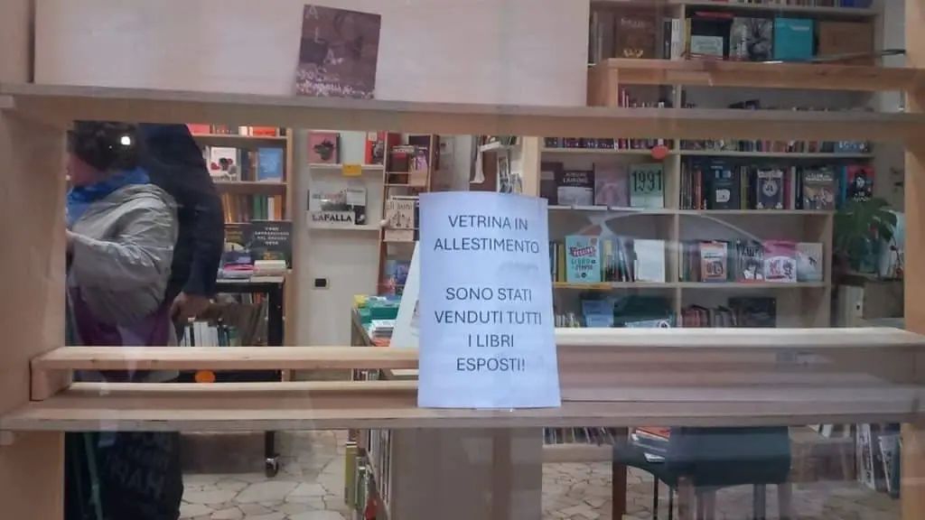 librerie saccheggiate