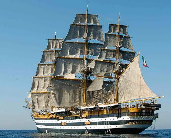 amerigo vespucci nave