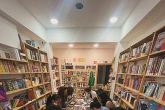 libreria piena libreria italiana a Lisbona