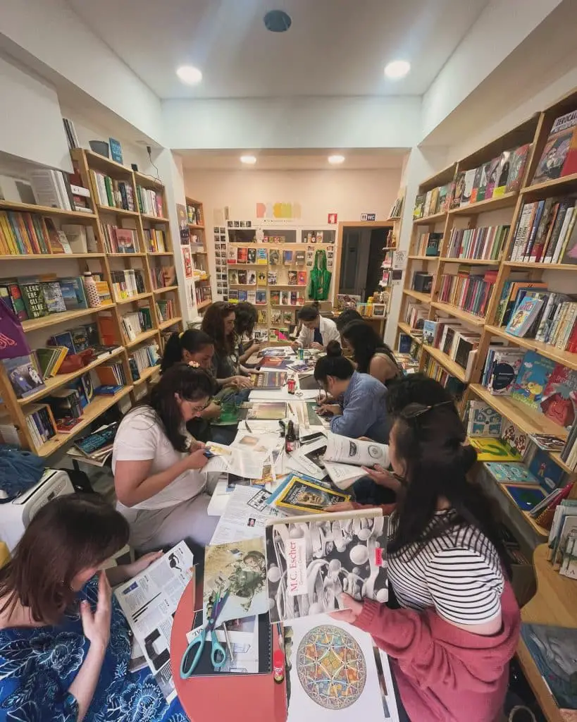 libreria piena libreria italiana a Lisbona
