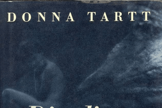 Dark academia: cos'è, come riconoscerla e 10 libri da leggere