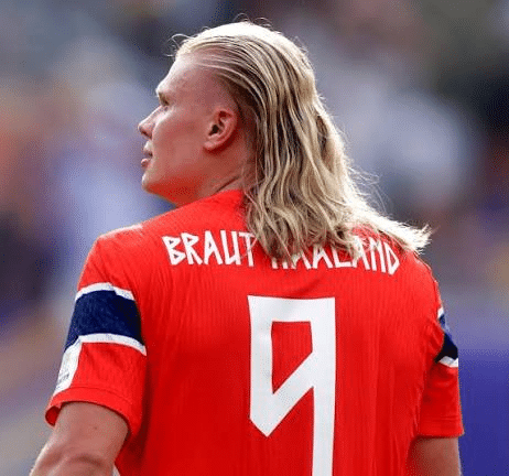 Erling Haaland ai Mondiali 2026: i libri per conoscere il fenomeno norvegese