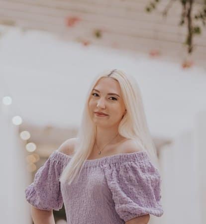 Alexandria Bellefleur, autrice di Damned If I Do