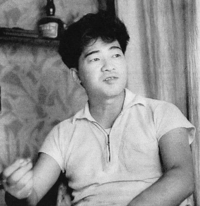 Kobo Abe nel 1954