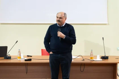 Oscar Farinetti presenta Omero non deve morire